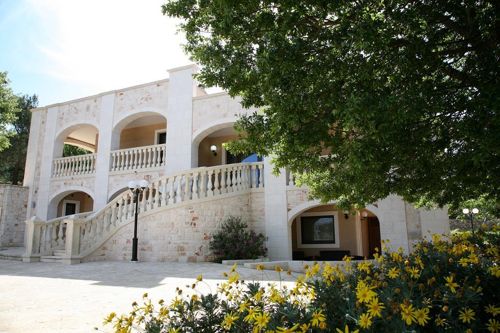 Holiday Gli Archi ฟาซาโน ภายนอก รูปภาพ